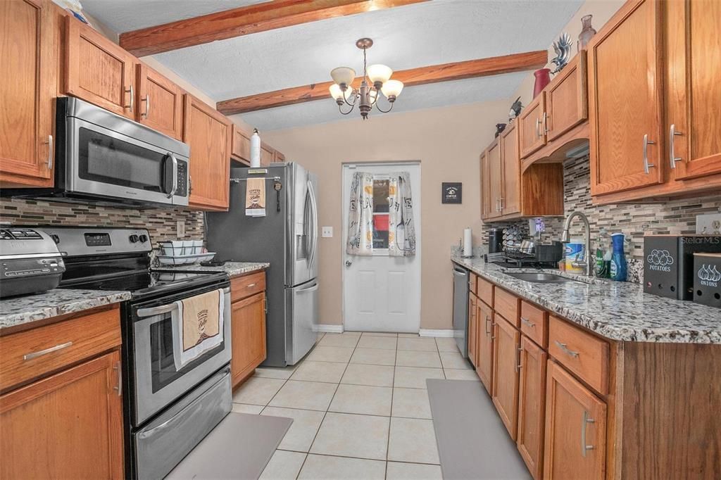 For Sale: $289,900 (3 beds, 2 baths, 1740 Square Feet)