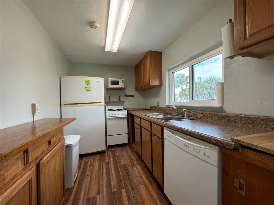 For Rent: $1,600 (2 beds, 1 baths, 572 Square Feet)