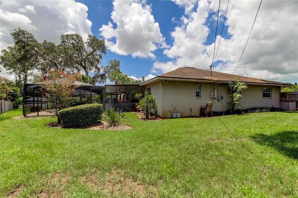 For Sale: $600,000 (3 beds, 2 baths, 1784 Square Feet)