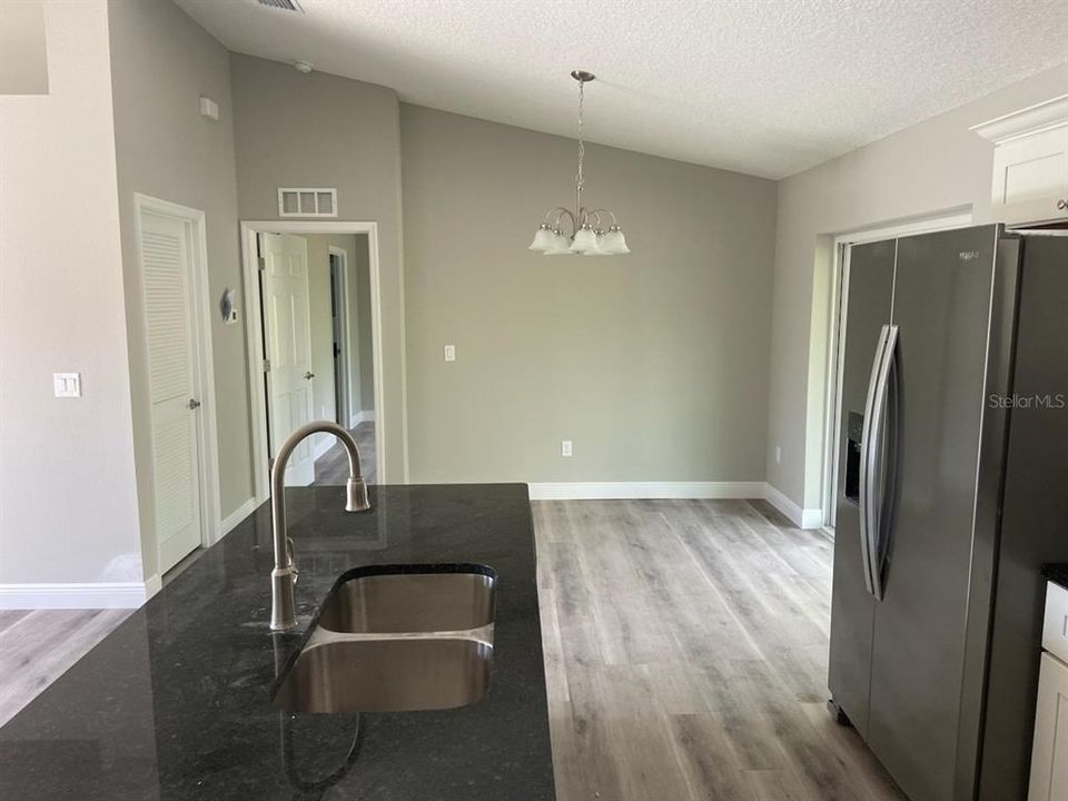 For Sale: $262,500 (3 beds, 2 baths, 1438 Square Feet)