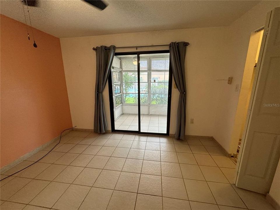 For Sale: $89,900 (1 beds, 1 baths, 672 Square Feet)