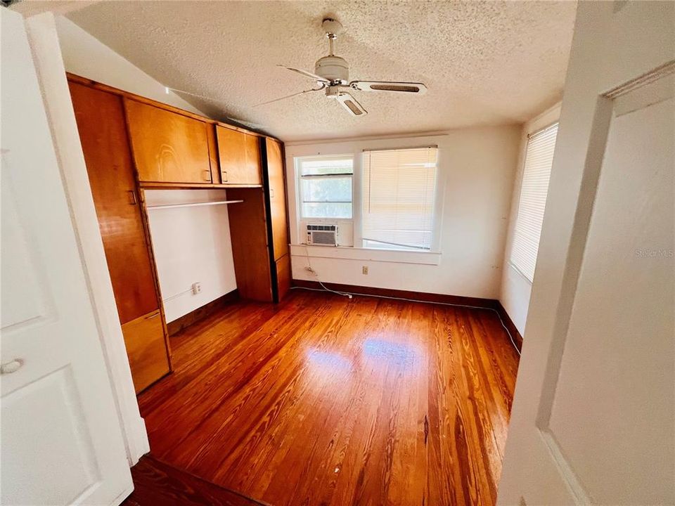 For Rent: $1,645 (1 beds, 1 baths, 650 Square Feet)