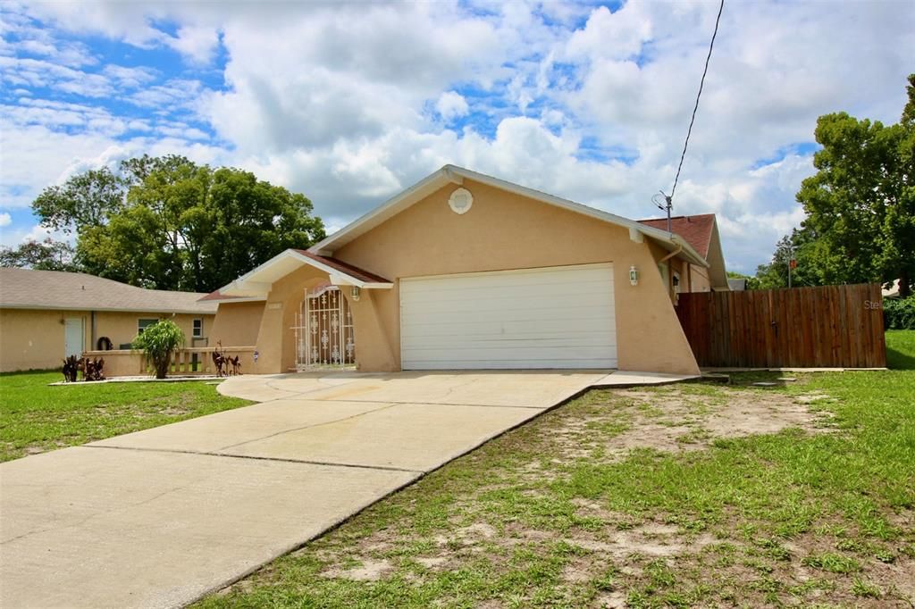 For Sale: $289,900 (3 beds, 2 baths, 1504 Square Feet)