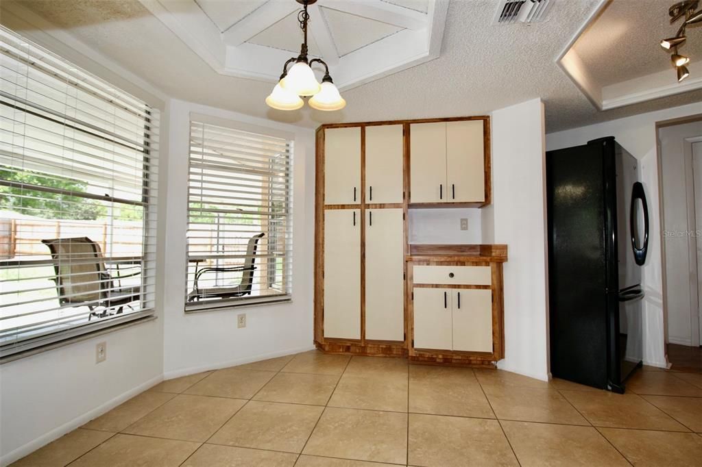 For Sale: $289,900 (3 beds, 2 baths, 1504 Square Feet)