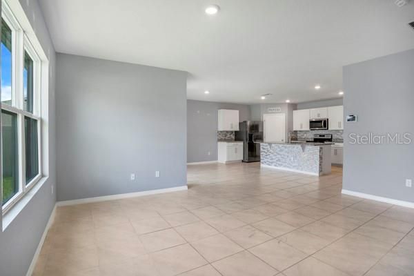 For Sale: $395,000 (4 beds, 2 baths, 1828 Square Feet)