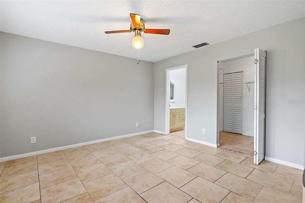 For Sale: $234,900 (2 beds, 2 baths, 1020 Square Feet)