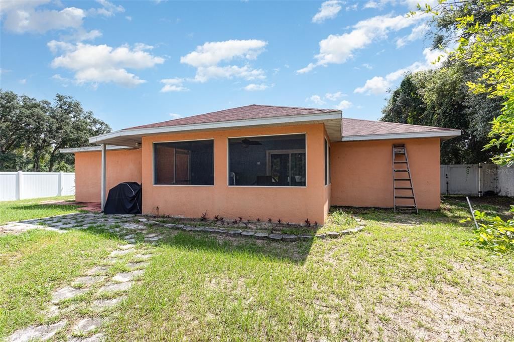 For Sale: $255,000 (3 beds, 2 baths, 1183 Square Feet)