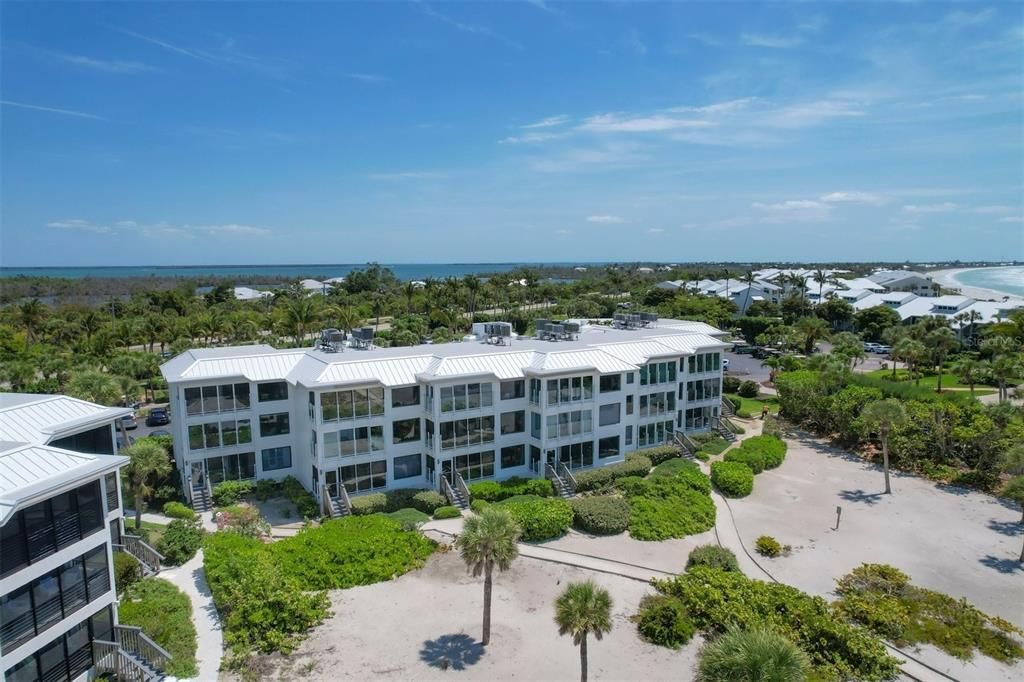 Recently Sold: $1,395,000 (1 beds, 1 baths, 678 Square Feet)