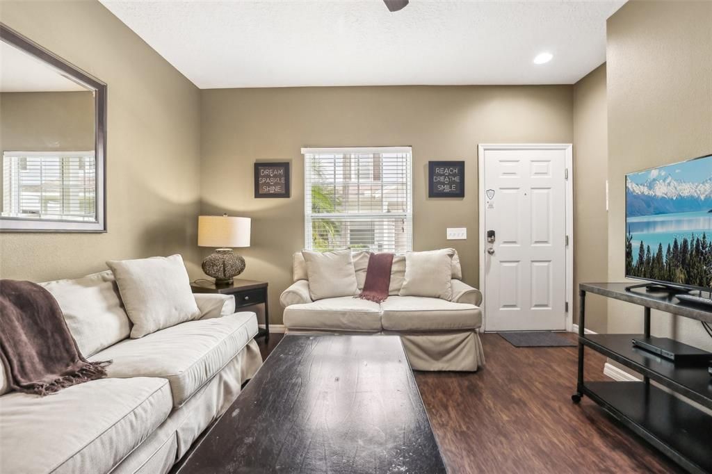 Active With Contract: $309,900 (3 beds, 2 baths, 1300 Square Feet)