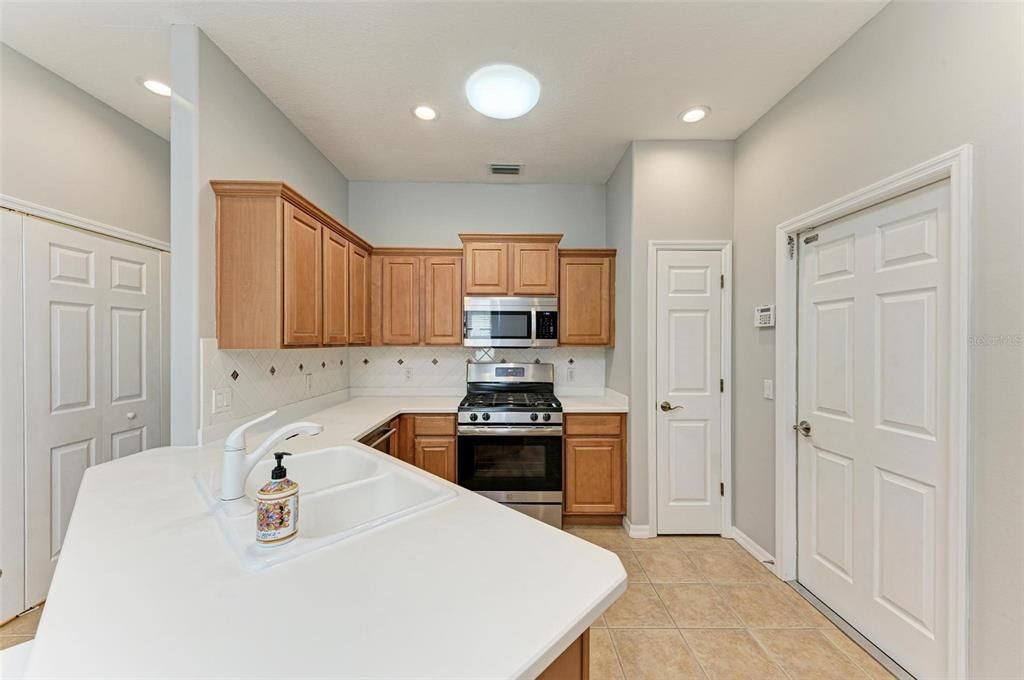 For Sale: $419,900 (3 beds, 2 baths, 1604 Square Feet)