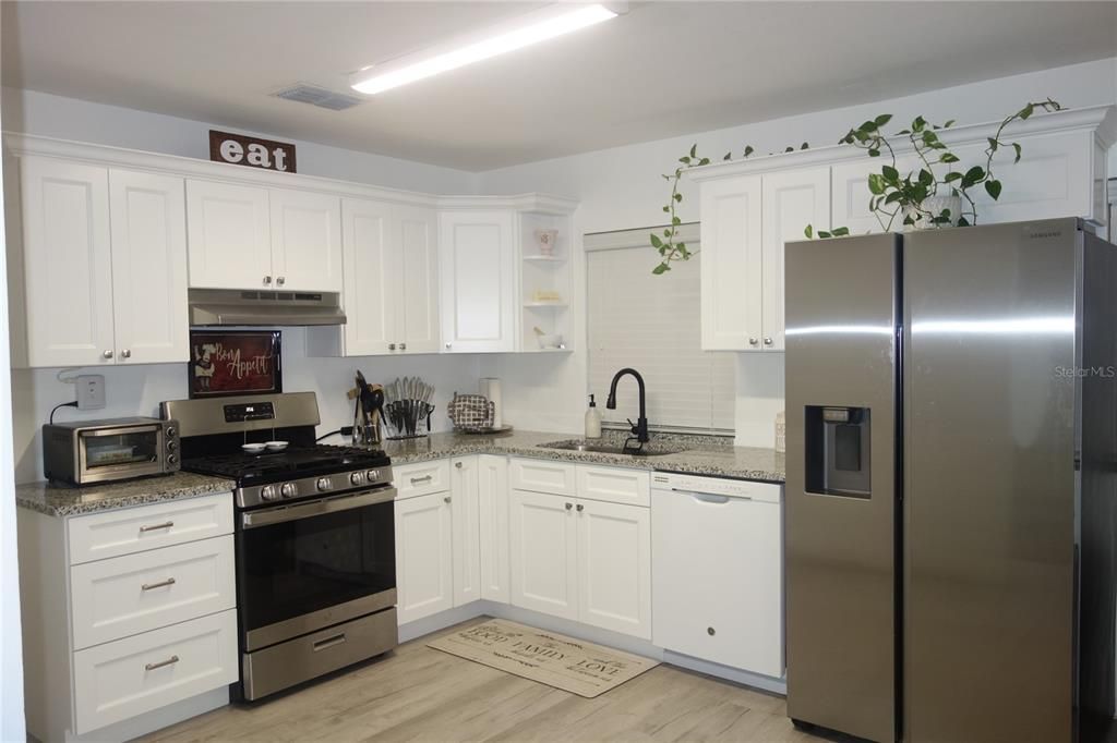 For Sale: $304,900 (3 beds, 2 baths, 1436 Square Feet)