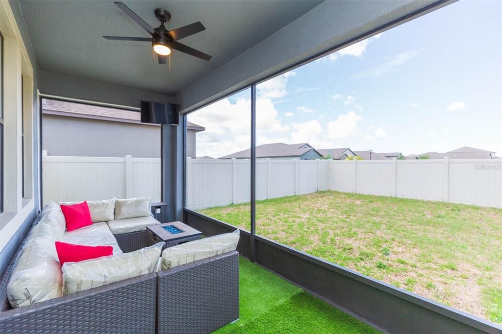 For Sale: $435,000 (4 beds, 2 baths, 2596 Square Feet)