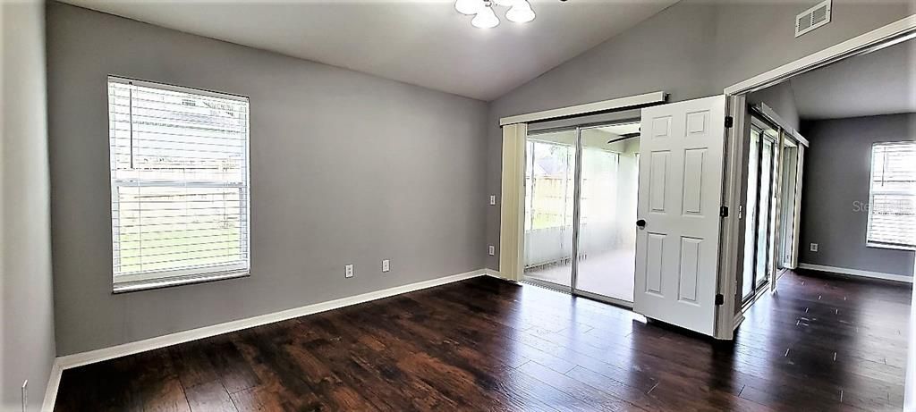 For Rent: $2,300 (3 beds, 2 baths, 1696 Square Feet)