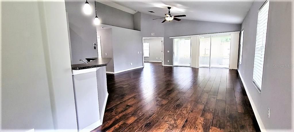 For Rent: $2,300 (3 beds, 2 baths, 1696 Square Feet)