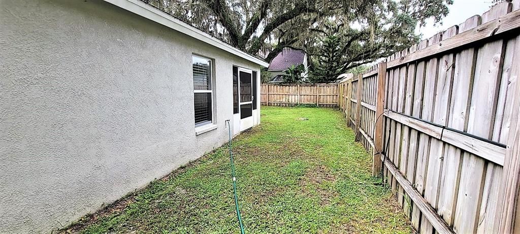 For Rent: $2,300 (3 beds, 2 baths, 1696 Square Feet)