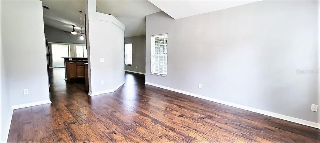 For Rent: $2,300 (3 beds, 2 baths, 1696 Square Feet)