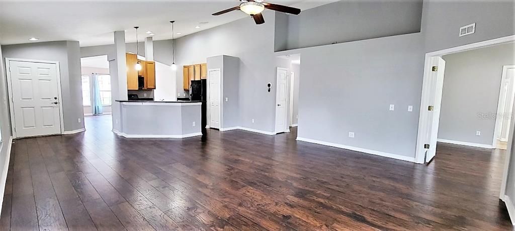 For Rent: $2,300 (3 beds, 2 baths, 1696 Square Feet)