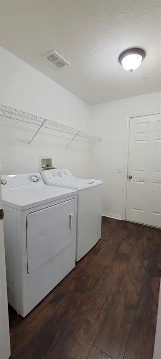 For Rent: $2,300 (3 beds, 2 baths, 1696 Square Feet)