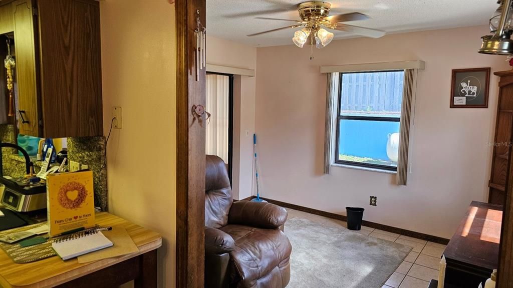 For Sale: $175,000 (2 beds, 2 baths, 1272 Square Feet)