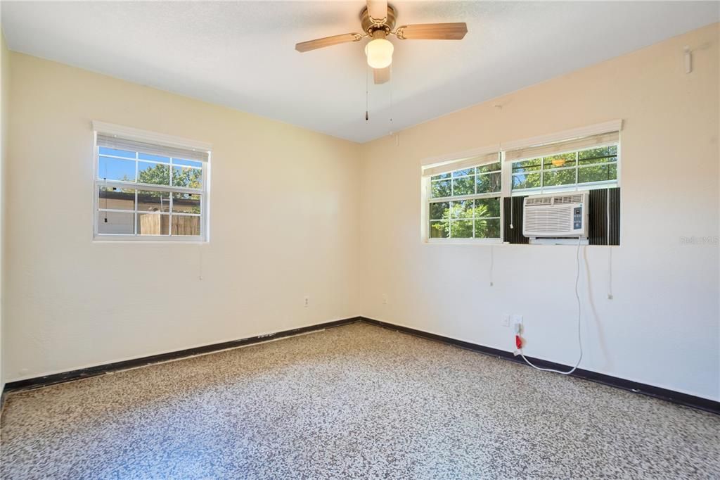 Active With Contract: $2,150 (3 beds, 2 baths, 1280 Square Feet)