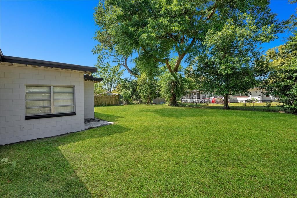 Active With Contract: $2,150 (3 beds, 2 baths, 1280 Square Feet)