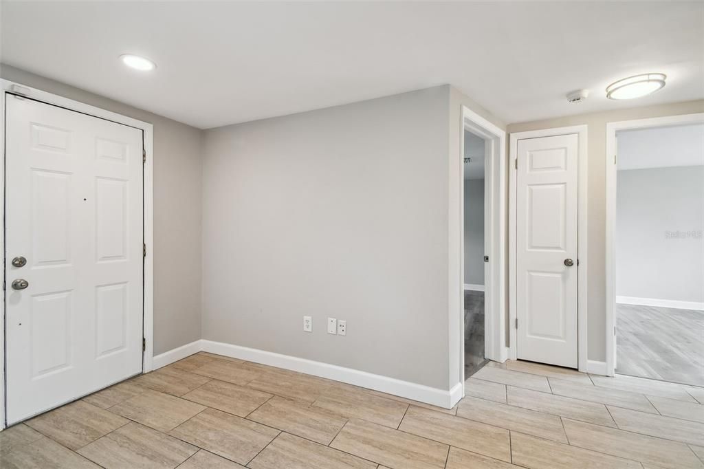 For Sale: $234,900 (2 beds, 2 baths, 848 Square Feet)