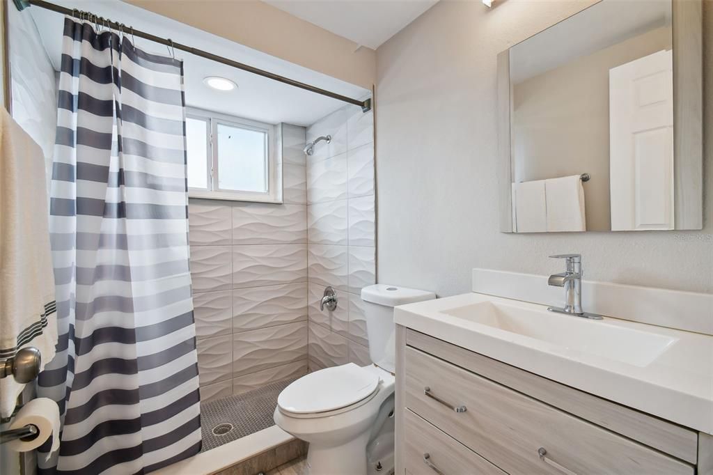 For Sale: $234,900 (2 beds, 2 baths, 848 Square Feet)