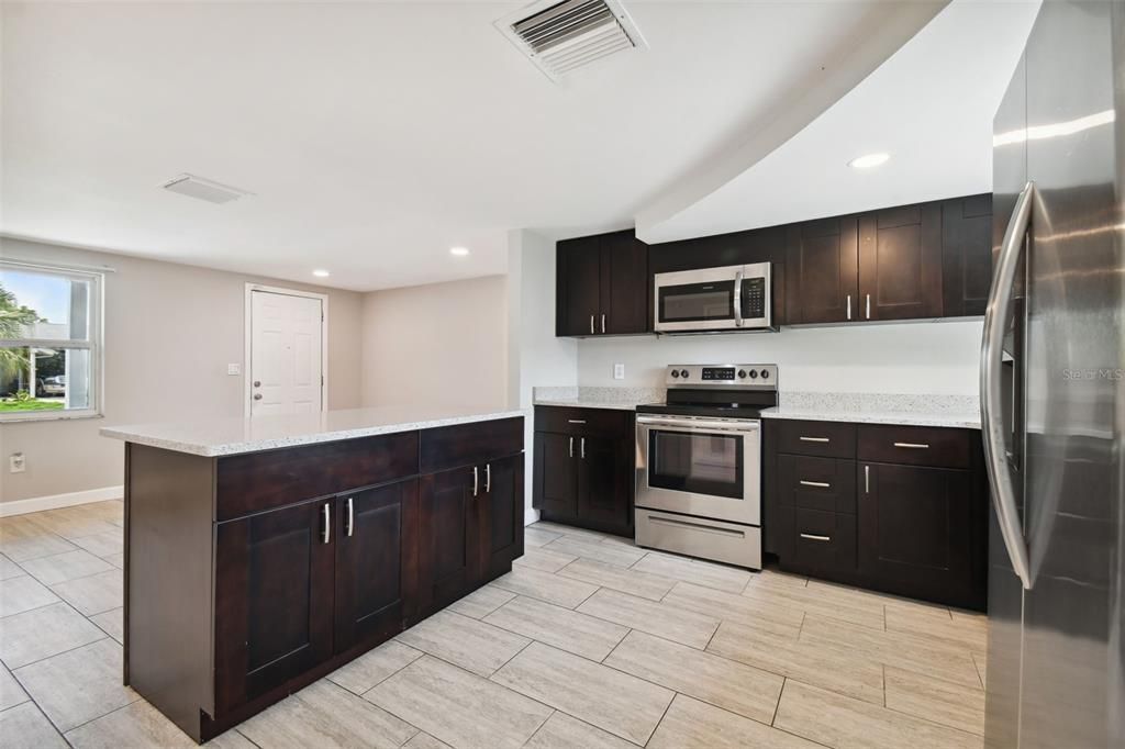 For Sale: $234,900 (2 beds, 2 baths, 848 Square Feet)