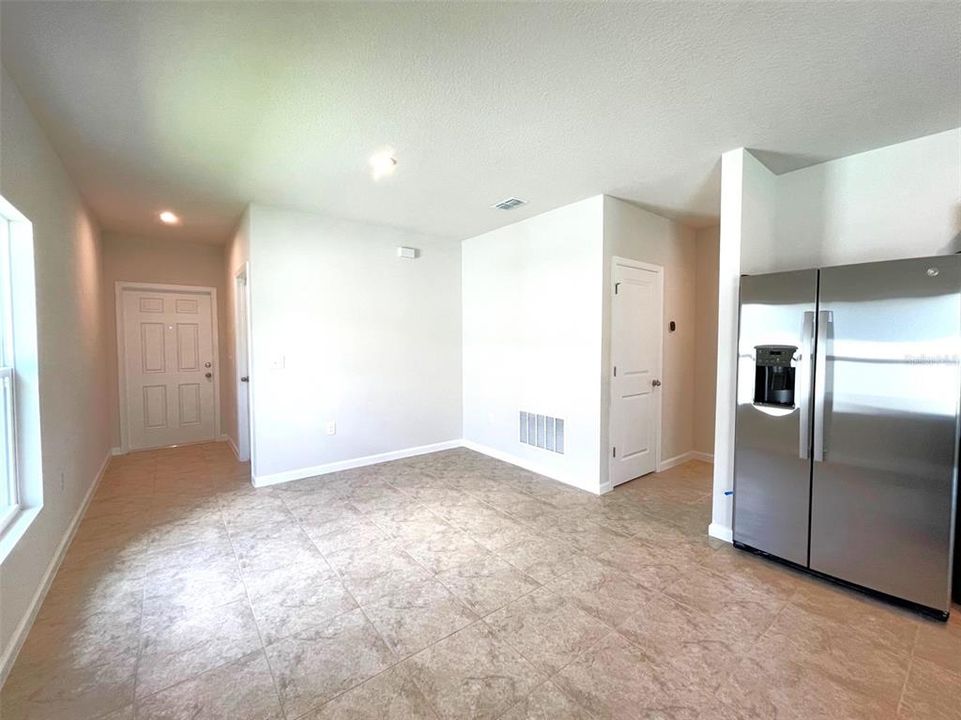 For Rent: $1,950 (3 beds, 2 baths, 1501 Square Feet)