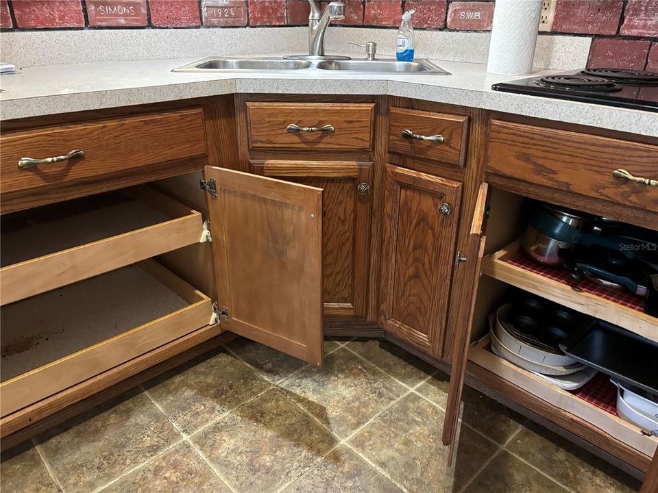 Kitchen Pull out Drawers