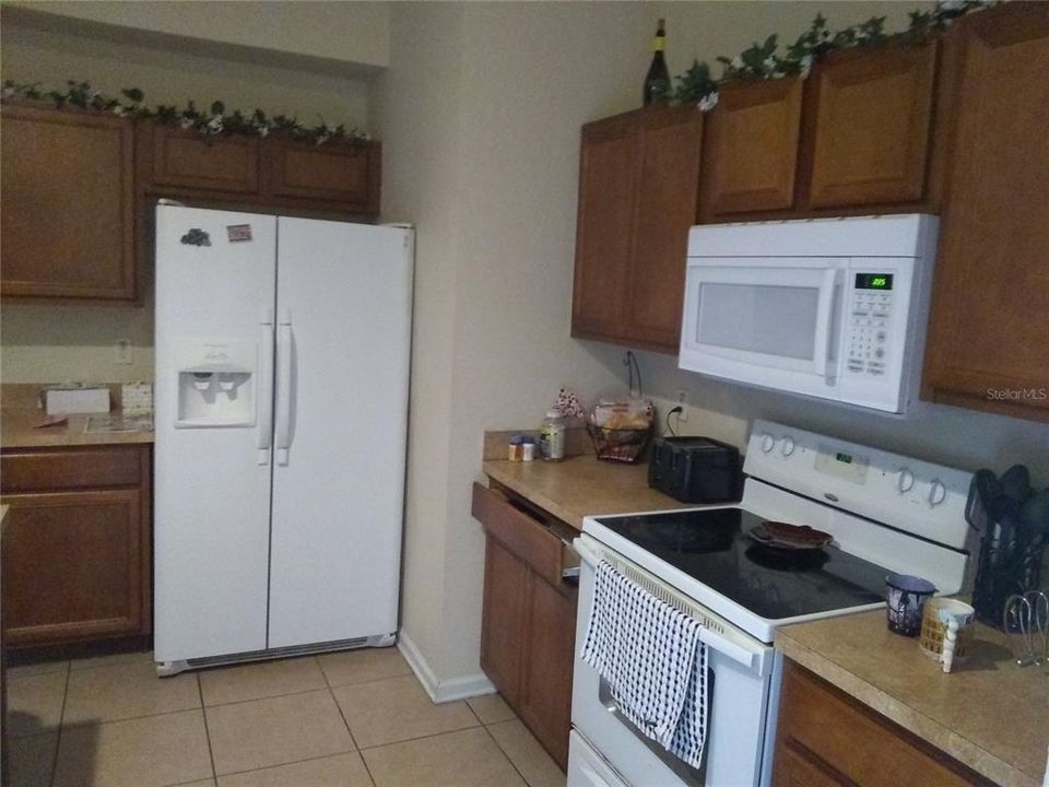 For Rent: $2,100 (3 beds, 2 baths, 2013 Square Feet)