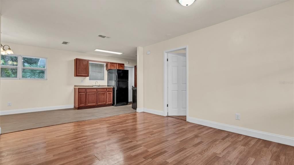 For Rent: $2,695 (4 beds, 2 baths, 1392 Square Feet)