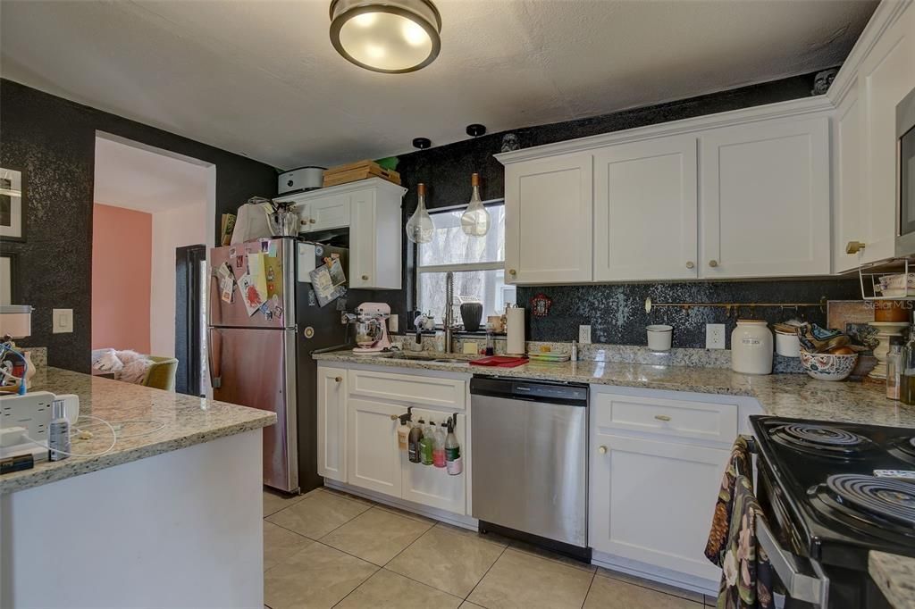 For Sale: $475,000 (3 beds, 2 baths, 1602 Square Feet)