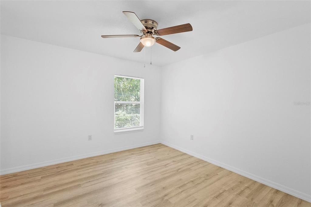 Active With Contract: $269,900 (3 beds, 2 baths, 1137 Square Feet)