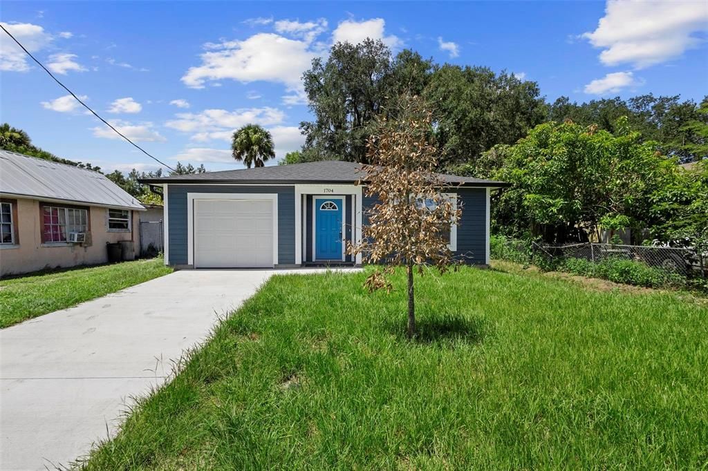 Active With Contract: $269,900 (3 beds, 2 baths, 1137 Square Feet)