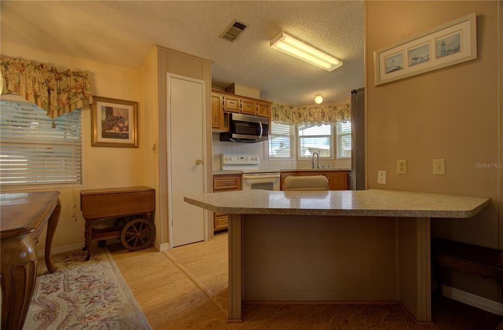 For Sale: $197,900 (2 beds, 2 baths, 1200 Square Feet)