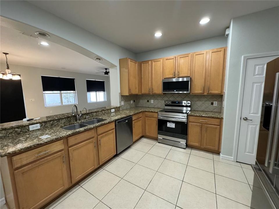 For Rent: $2,495 (4 beds, 3 baths, 2680 Square Feet)