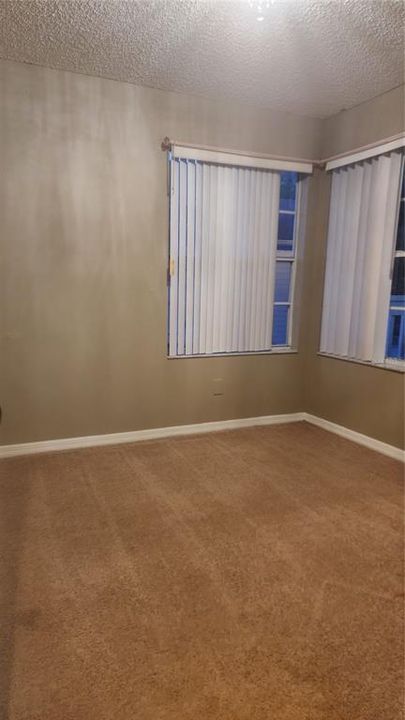 For Rent: $1,900 (3 beds, 2 baths, 1287 Square Feet)