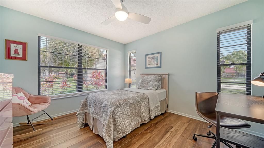 For Sale: $365,000 (2 beds, 2 baths, 1353 Square Feet)