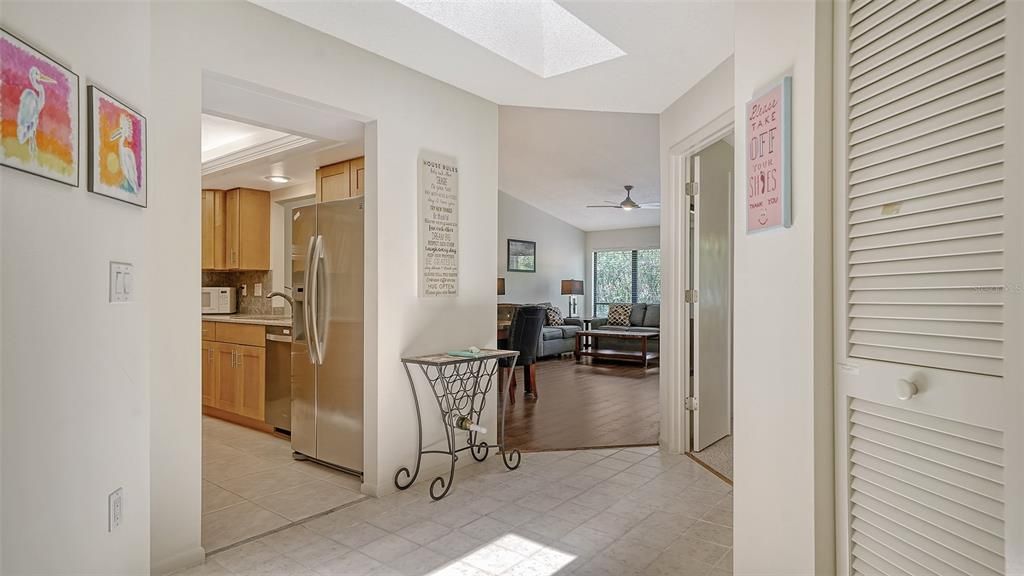 For Sale: $365,000 (2 beds, 2 baths, 1353 Square Feet)