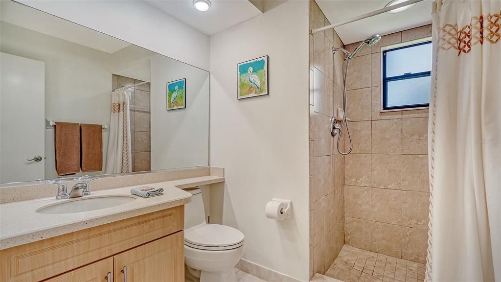 待售: $365,000 (2 贝兹, 2 浴室, 1353 平方英尺)