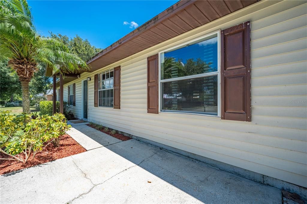 For Sale: $369,900 (3 beds, 2 baths, 1352 Square Feet)