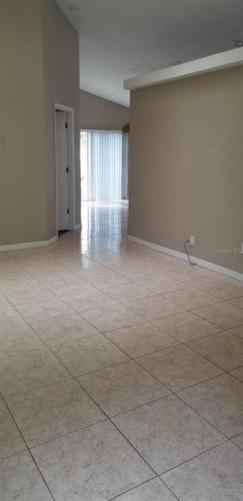 For Rent: $2,000 (3 beds, 2 baths, 1511 Square Feet)
