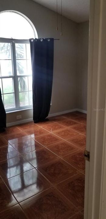 For Rent: $2,000 (3 beds, 2 baths, 1511 Square Feet)