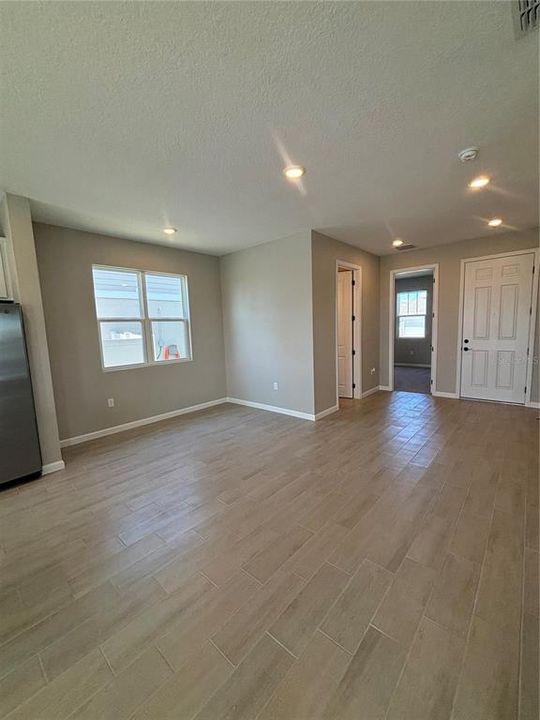 For Rent: $2,350 (4 beds, 3 baths, 2070 Square Feet)