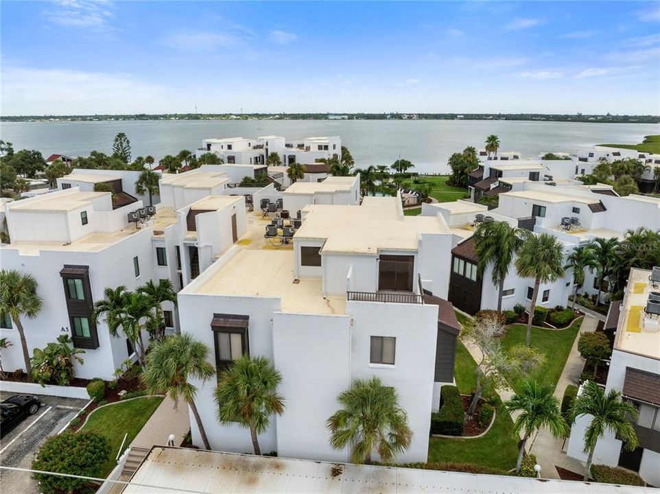 Active With Contract: $499,000 (2 beds, 2 baths, 1327 Square Feet)