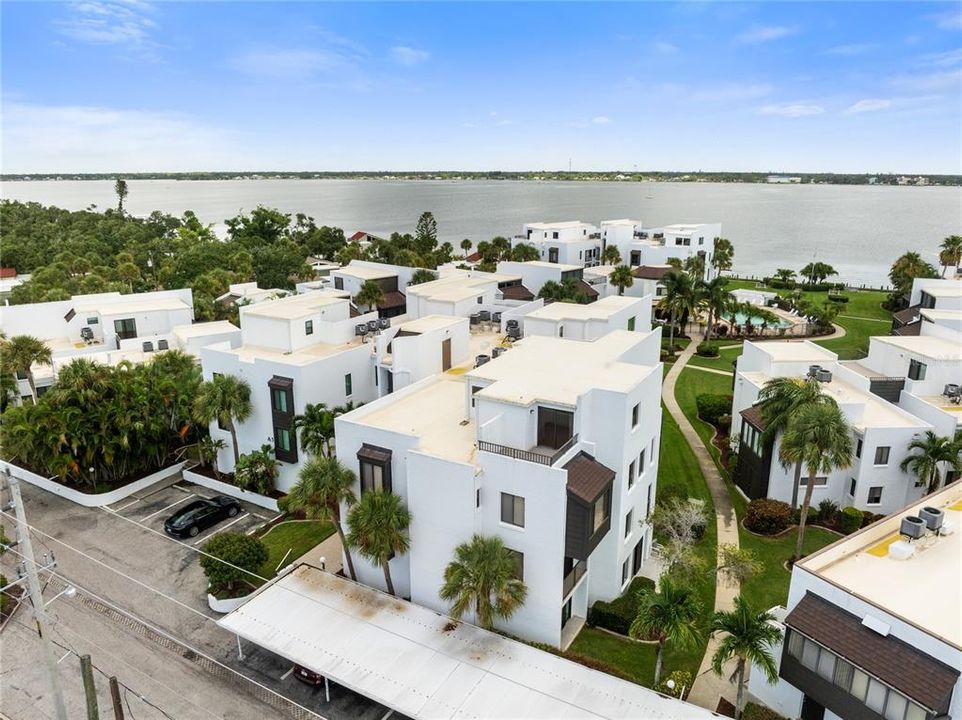 Active With Contract: $499,000 (2 beds, 2 baths, 1327 Square Feet)