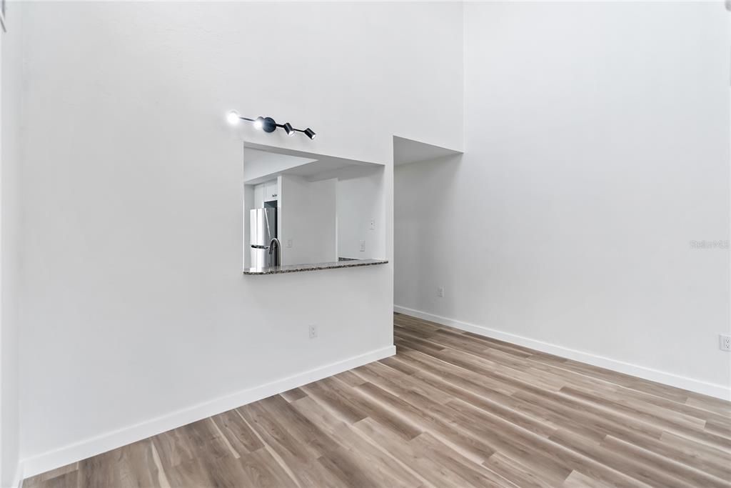 Active With Contract: $499,000 (2 beds, 2 baths, 1327 Square Feet)
