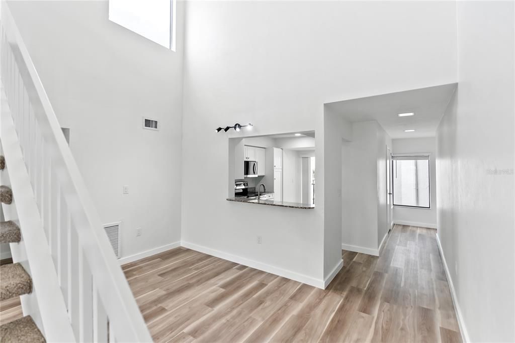 Active With Contract: $499,000 (2 beds, 2 baths, 1327 Square Feet)