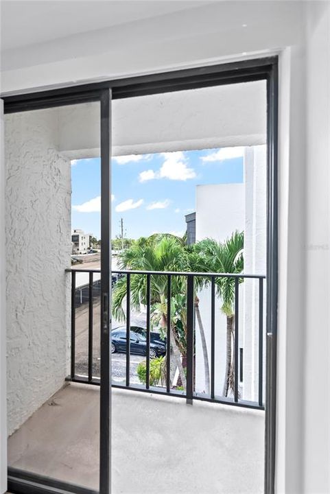 Active With Contract: $499,000 (2 beds, 2 baths, 1327 Square Feet)